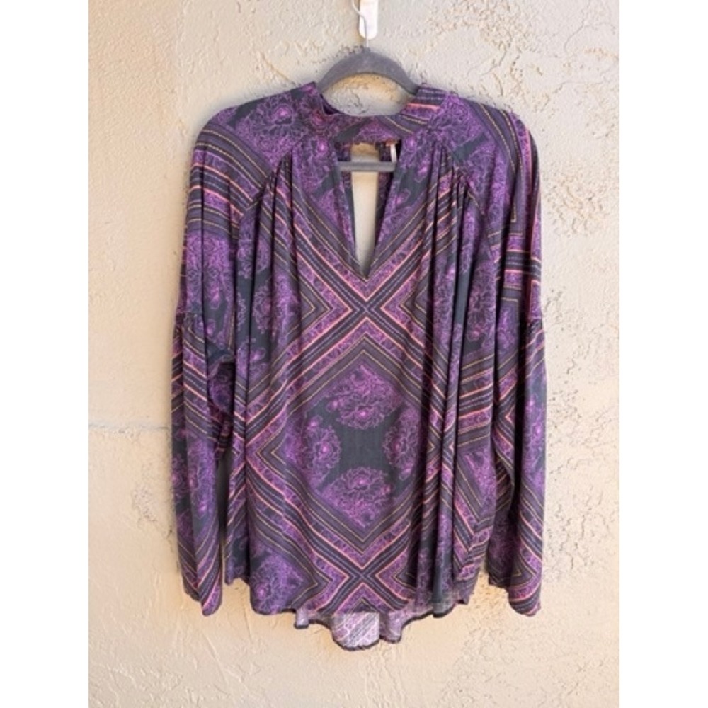 Free People Purple Medallion Walking on a dream Keyhole Blouse Tunic LARGE Boho - Picture 8 of 12